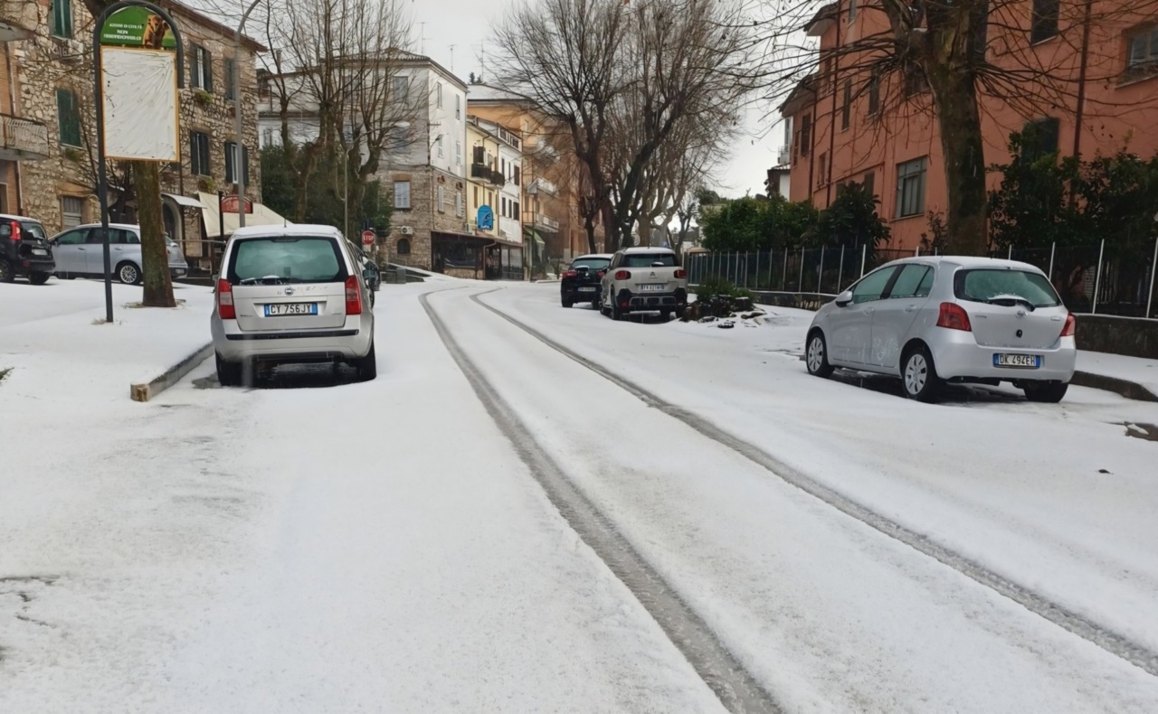 Maltempo, eccezionale grandinata a Sezze a al Circeo