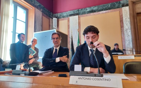 Piano carburanti e nuovo regolamento, approvazione unanime del Consiglio comunale