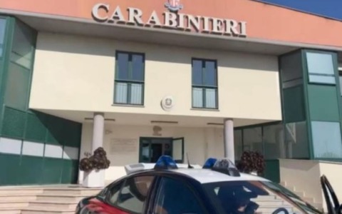 Investe madre disabile e figlia poi scappa