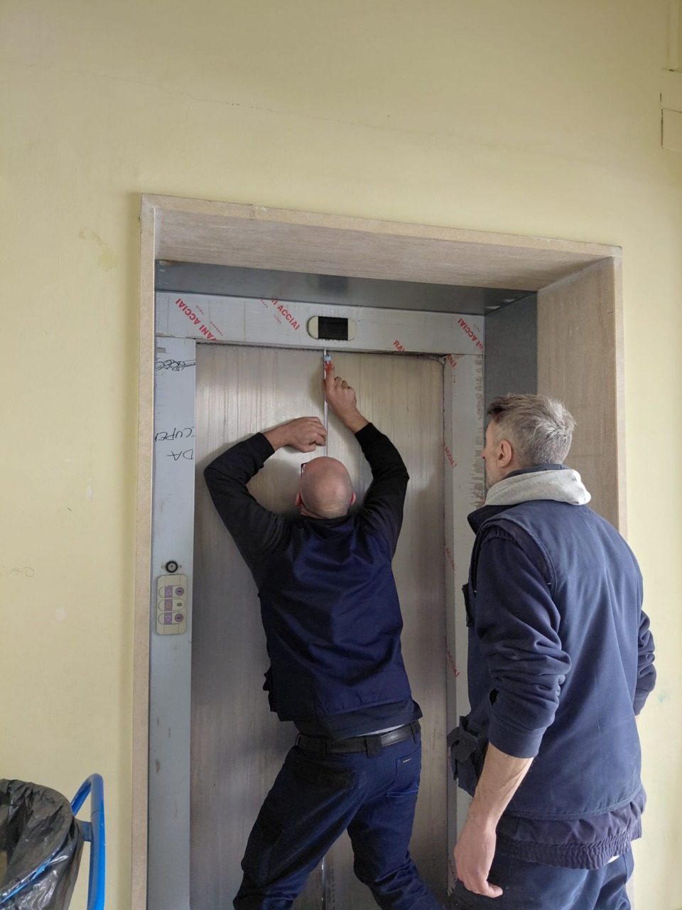 Scuola media, al via l’attivazione dell’ascensore mai entrato in funzione