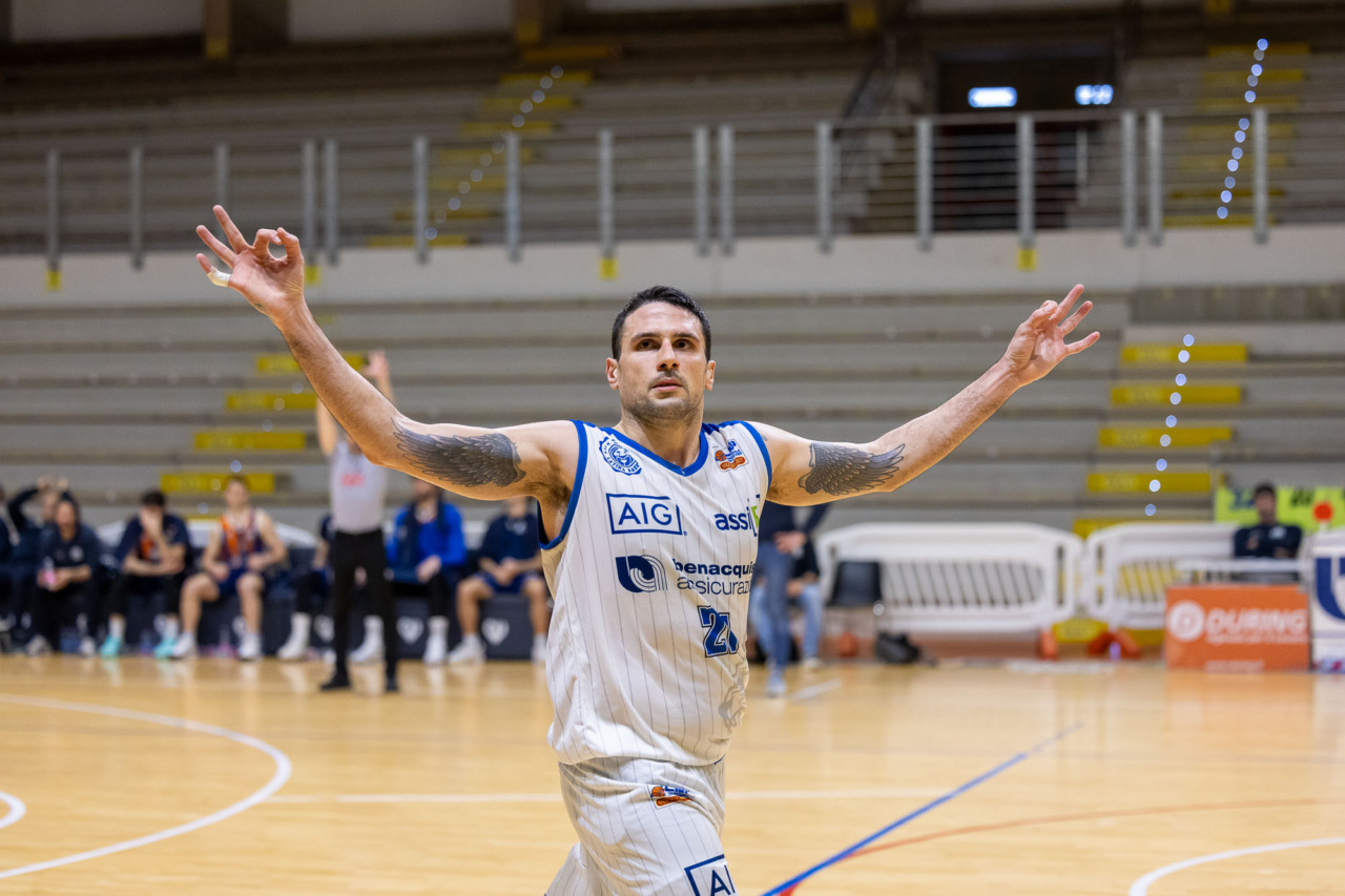 Benacquista Latina-Jesi 77 a 73. Nerazzurri si confermano tra le grandi