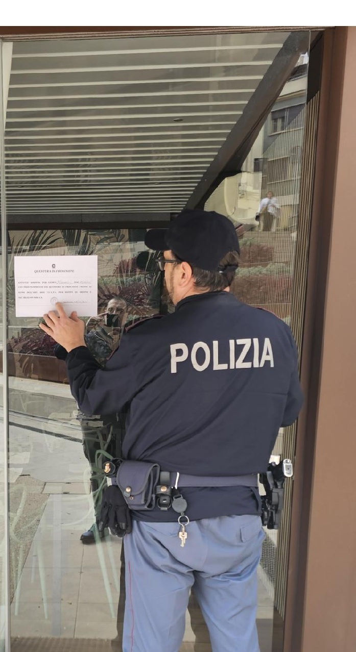 Locale chiuso per 15 giorni per irregolarità e violenze