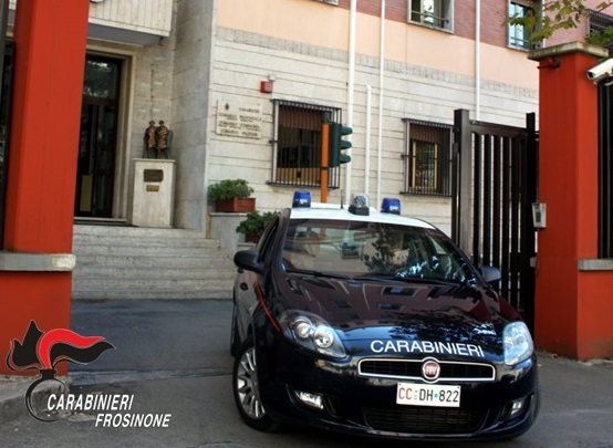 Lite in strada e minacce con una pistola, denunciata guardia giurata