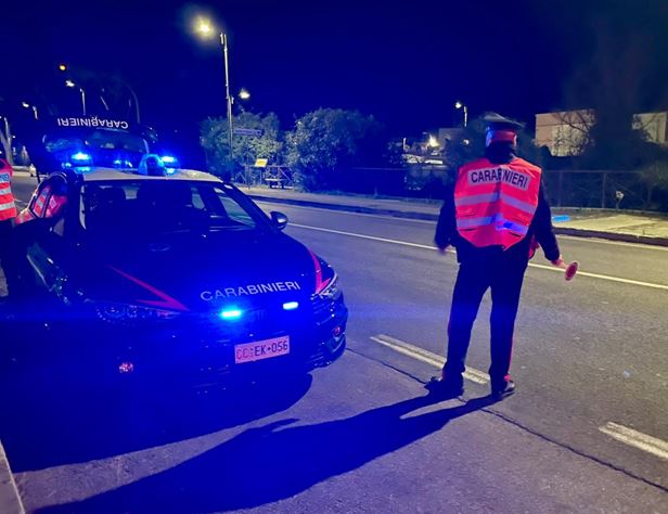 Trovato in possesso di un coltello a serramanico, denunciato