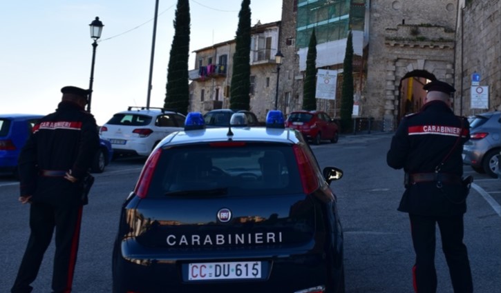 Violenza davanti ad un locale, daspo urbano per un anno per un minorenne