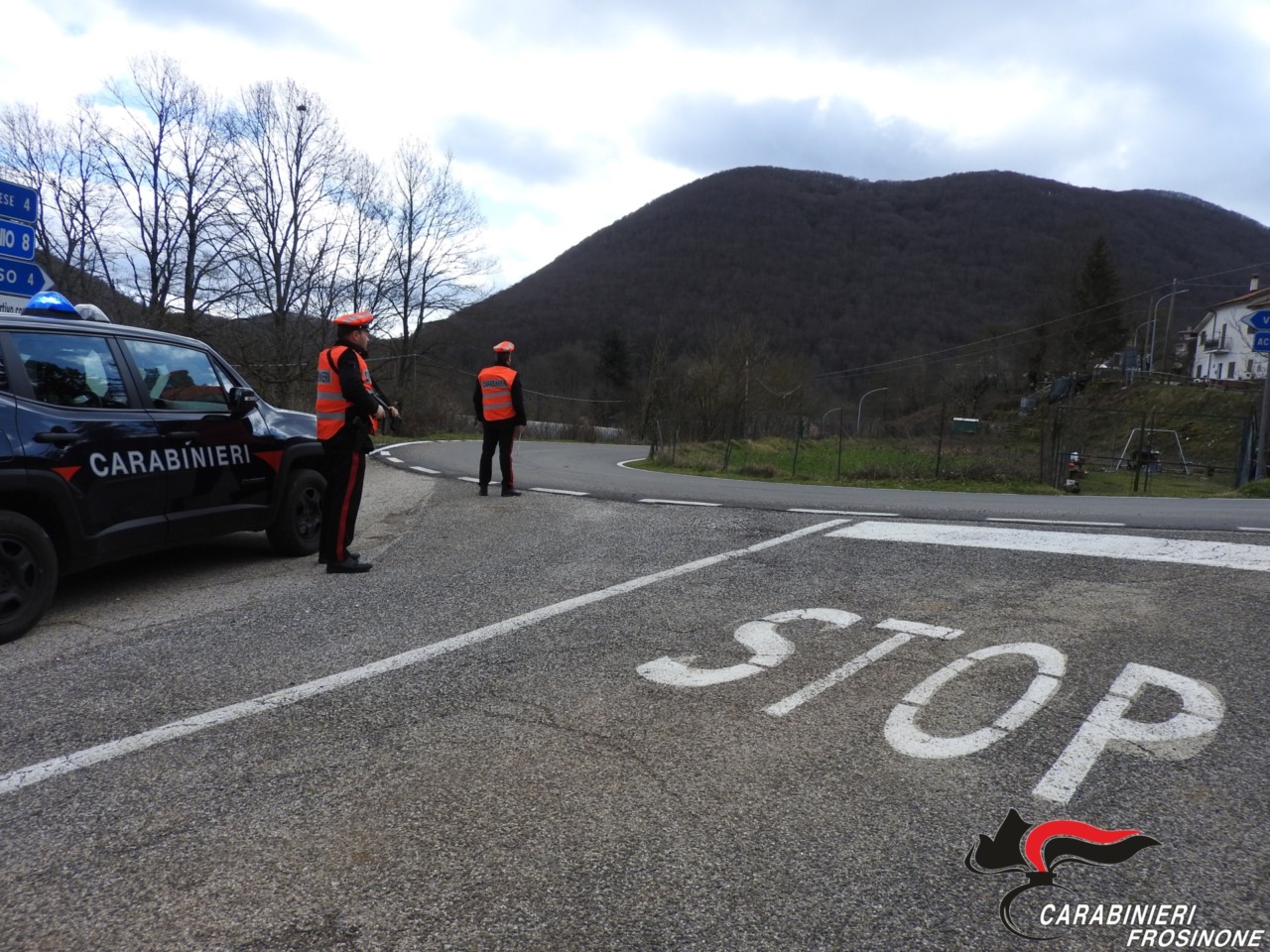 Rissa davanti a un locale, Daspo Willy per sei giovani