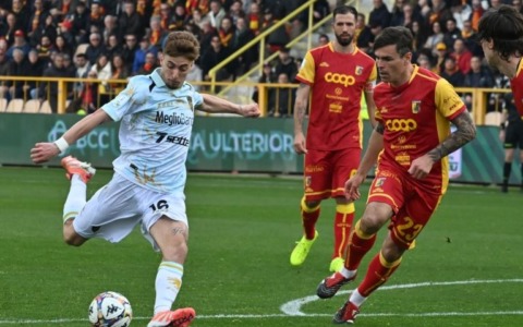 Catanzaro-Frosinone 2-2, punto d’oro per i canarini