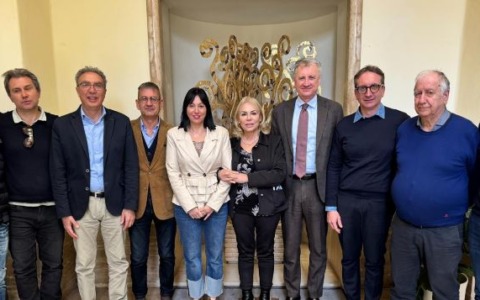 La crisi di maggioranza, la sindaca ha incontrato i partiti e i capigruppo in Consiglio. La coalizione rinnova la fiducia alla Celentano