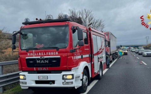 Scontro tra furgone e auto sulla A1, morti tre operai di Acuto