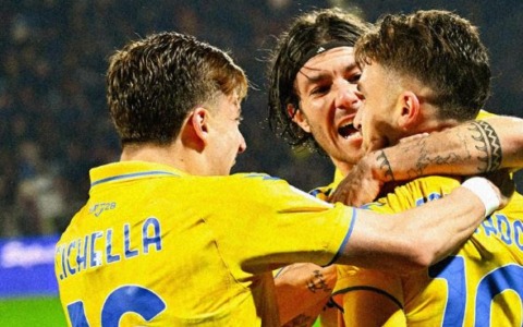 Frosinone-Bari 2-1, tre punti d’oro per i canarini