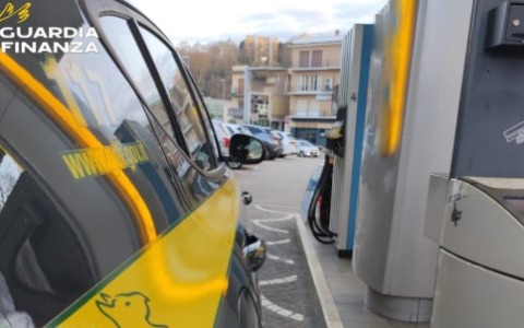 Prezzo dei Carburanti, irregolarità in 18 distributori
