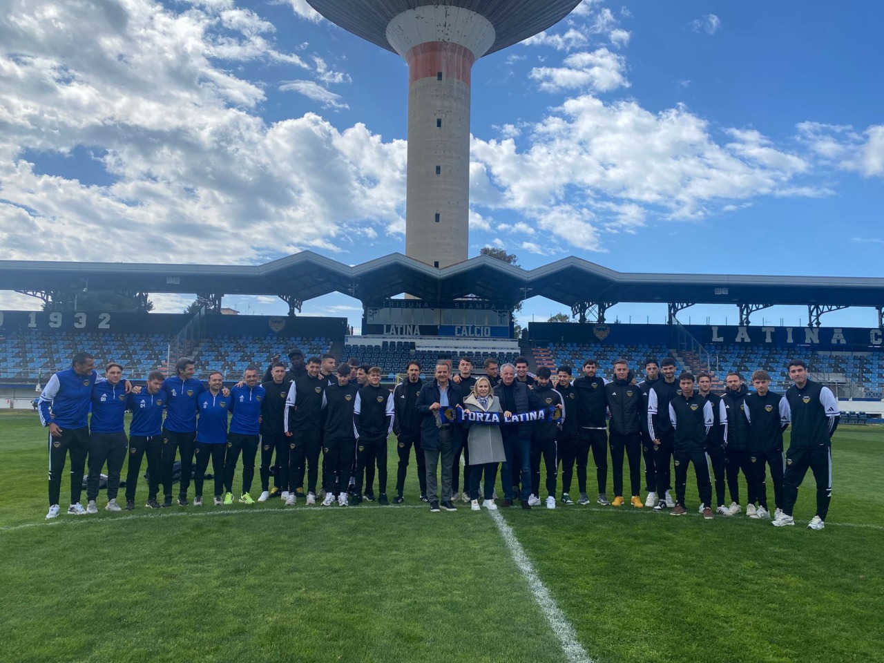 Finale di Coppa Italia, il sindaco Celentano incontra il Latina in partenza per Potenza