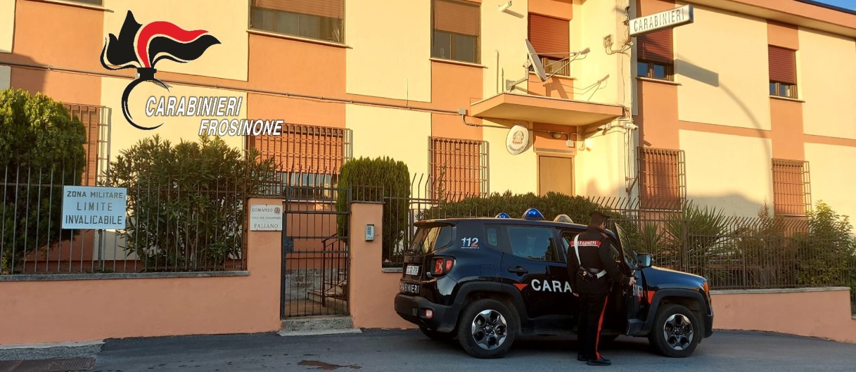 Picchia e minaccia la  moglie con un coltello, arrestato dai Carabinieri