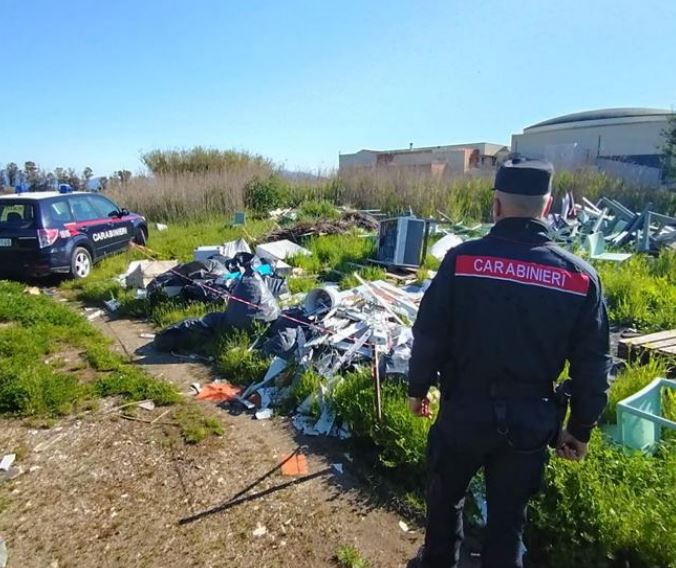 Abbandono di rifiuti speciali, denunciato il titolare di un’impresa