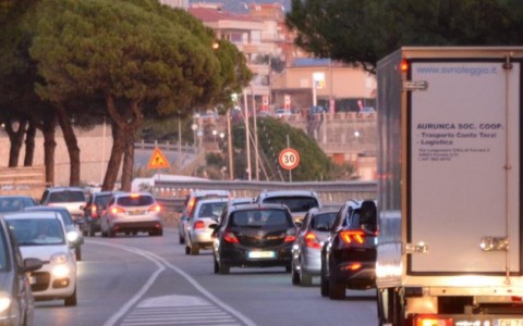 Città bloccata dal traffico, il PD: “E’ tempo di adottare il piano urbano del traffico”