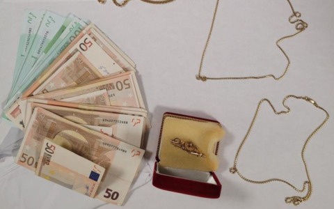 Truffano anziane tra Perugia e L’Aquila, fermati poco prima del casello autostradale