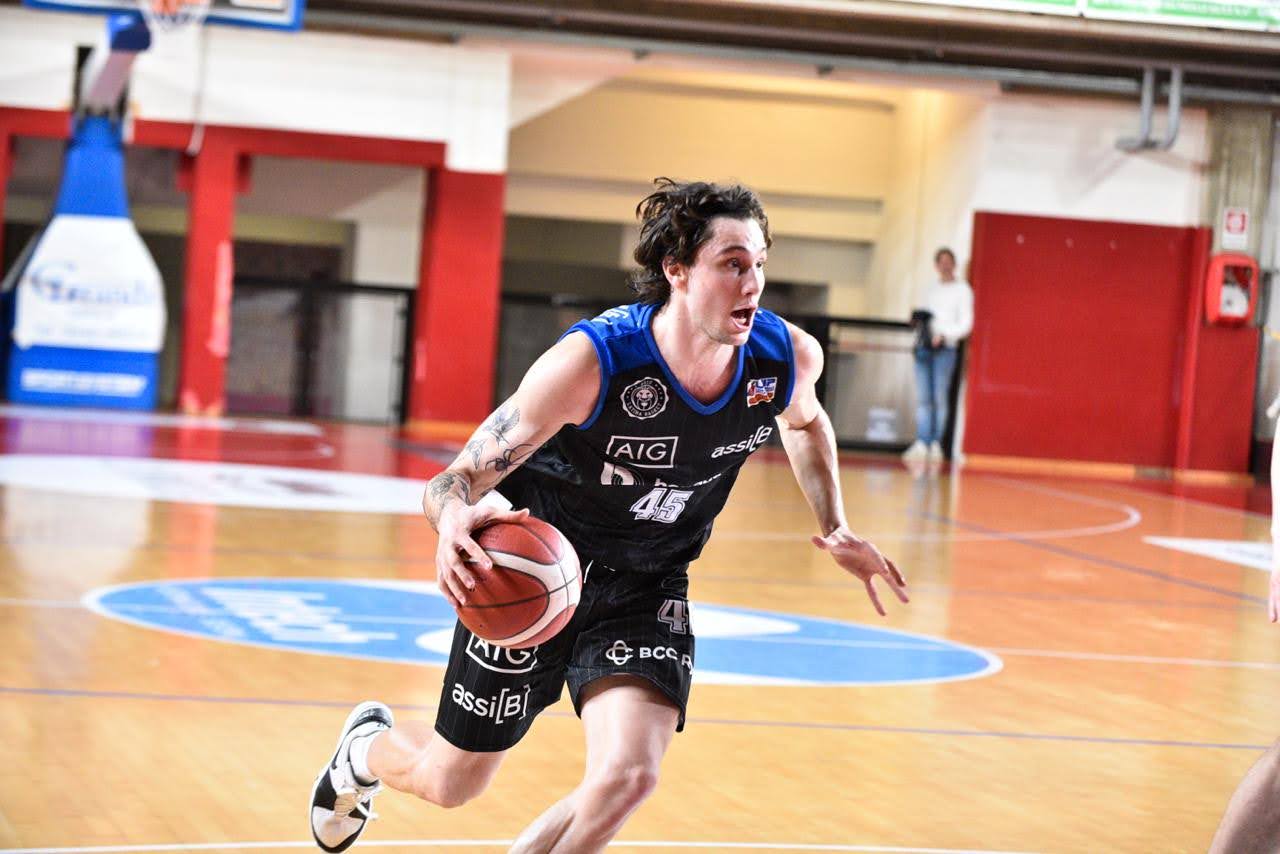 Benacquista Latina vittoria sofferta e la vetta si avvicina. Virtus Imola battuta di un soffio