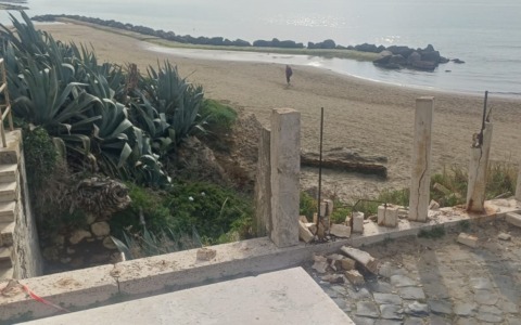 Distrutte le balaustre a piazzale Caduti di Nassiriya, l’assessore Di Dionisio: “Individueremo i responsabili”