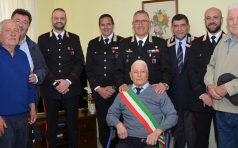 L’appuntato Filippo Ruggiero festeggia 102 anni