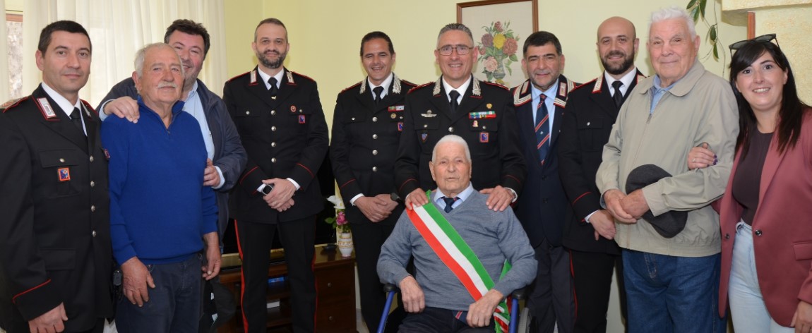L’appuntato Filippo Ruggiero festeggia 102 anni