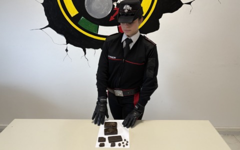 Spaccio nel cuore del borgo, arrestato un giovane