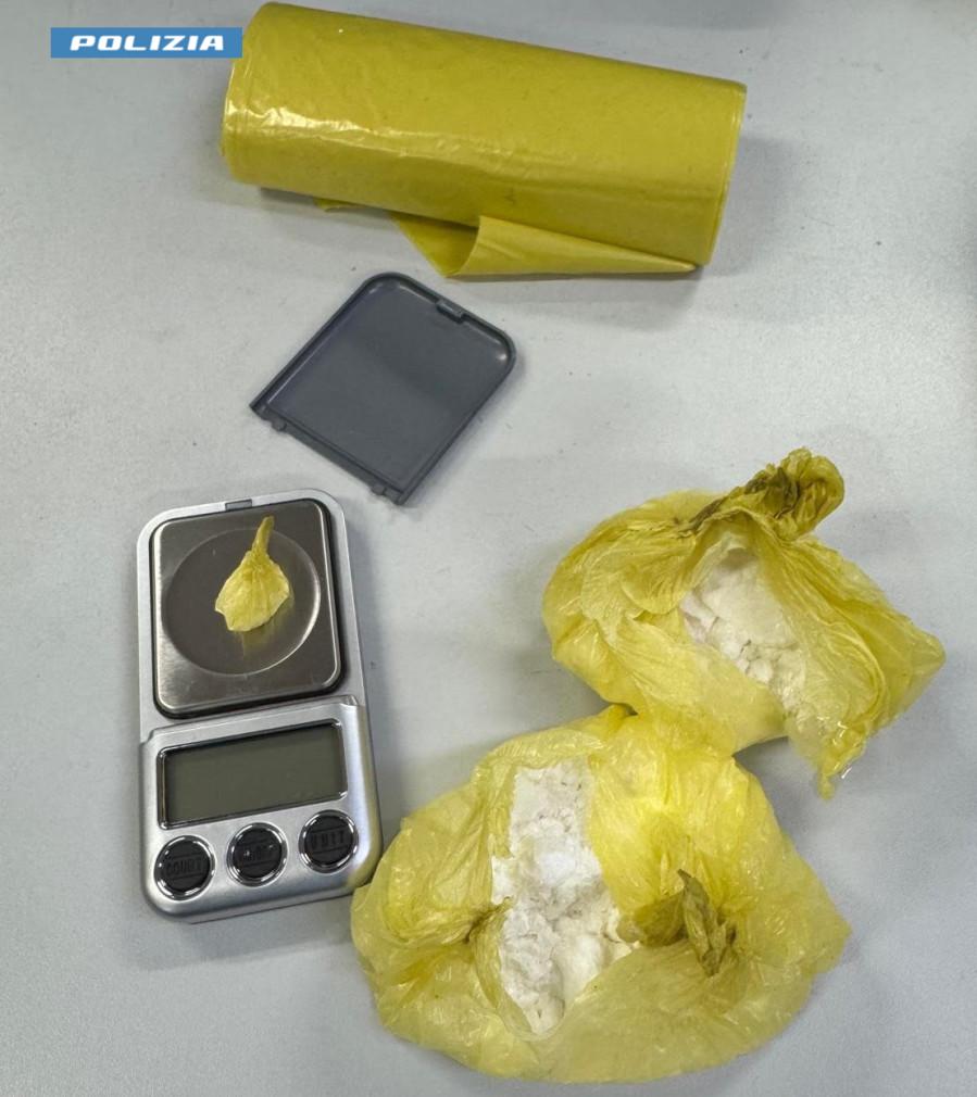 Spaccio di cocaina a domicilio, arrestato