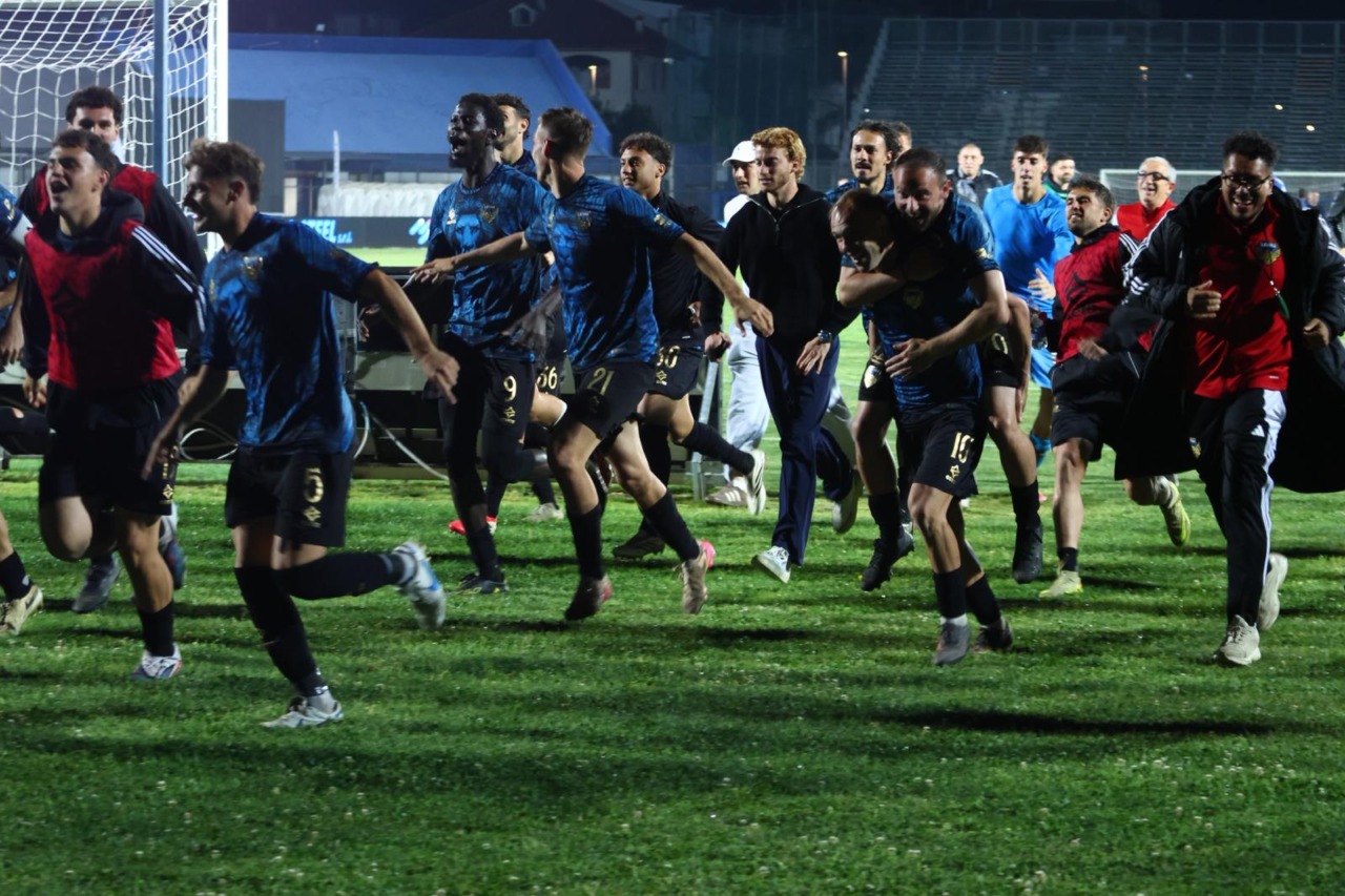 Il Latina batte la Casertana (2-0) e conquista la salvezza con un turno di anticipo