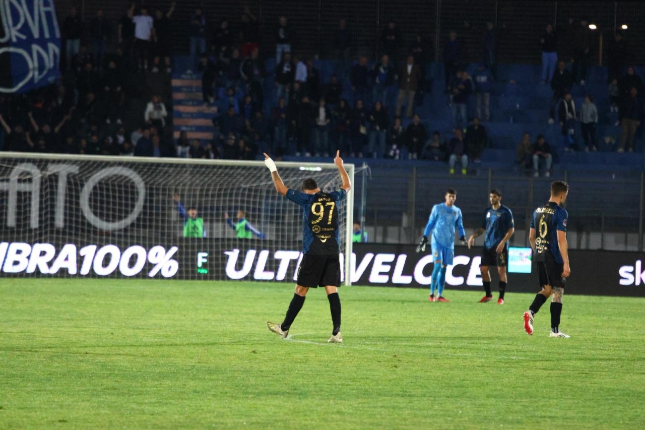 Latina dopo la salvezza, Parigi: “Il futuro? Vedremo”. Volpe: “Scalato un piccolo Everest”. LE INTERVISTE