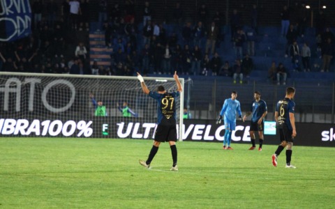 Latina dopo la salvezza, Parigi: “Il futuro? Vedremo”. Volpe: “Scalato un piccolo Everest”. LE INTERVISTE