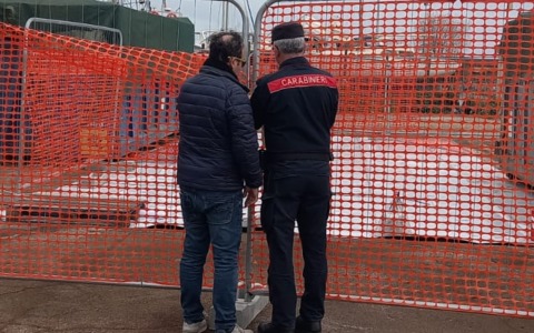Demolizione dei pescherecci, sequestrata l’area cantiere