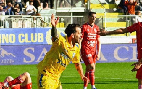 Il Frosinone non sbaglia. 2 a 0 al Padova