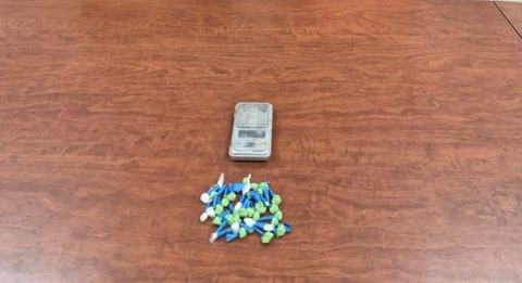 Girava in strada con trenta dosi di cocaina, arrestato