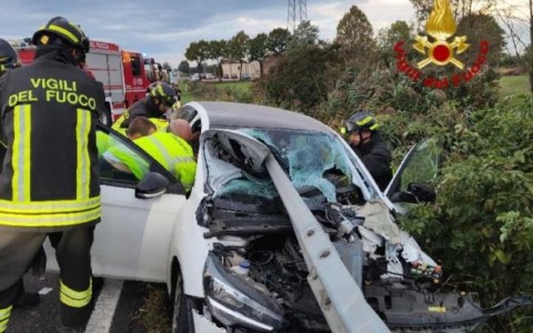 Scontro tra un’auto e un tir sulla superstrada “Avezzano-Sora”, un morto e due feriti