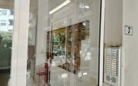 Si spara ancora in città, colpi di pistola in via dei Lauri e in via Lussemburgo. Si segue un’unica pista. LE IMMAGINI