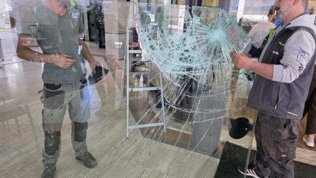 Tentato furto con spaccata, caccia ai malviventi