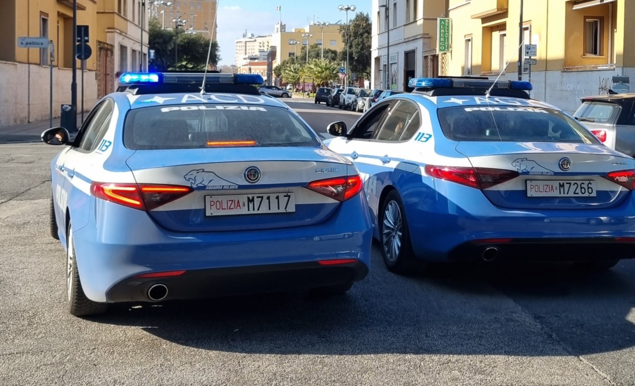 Minaccia l’ex compagna davanti ai clienti di un negozio, arrestato