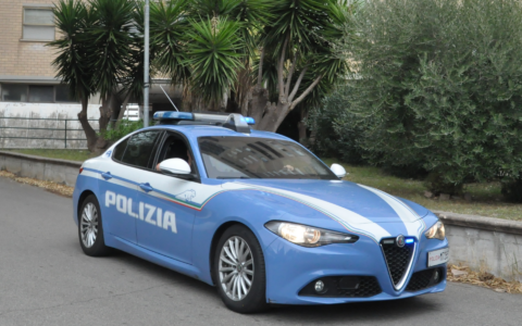 Tentata estorsione e resistenza, arrestato un uomo dalla polizia