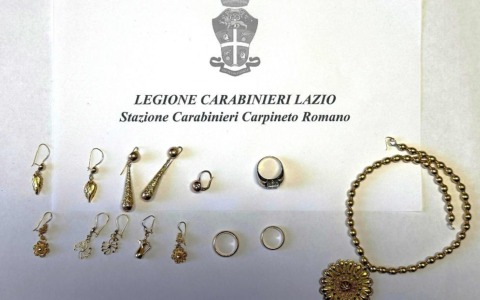 Sventa la truffa e fa arrestare i complici