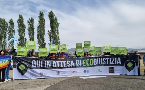 Industria bellica, proteste e polemiche alla Conferenza dei Servizi