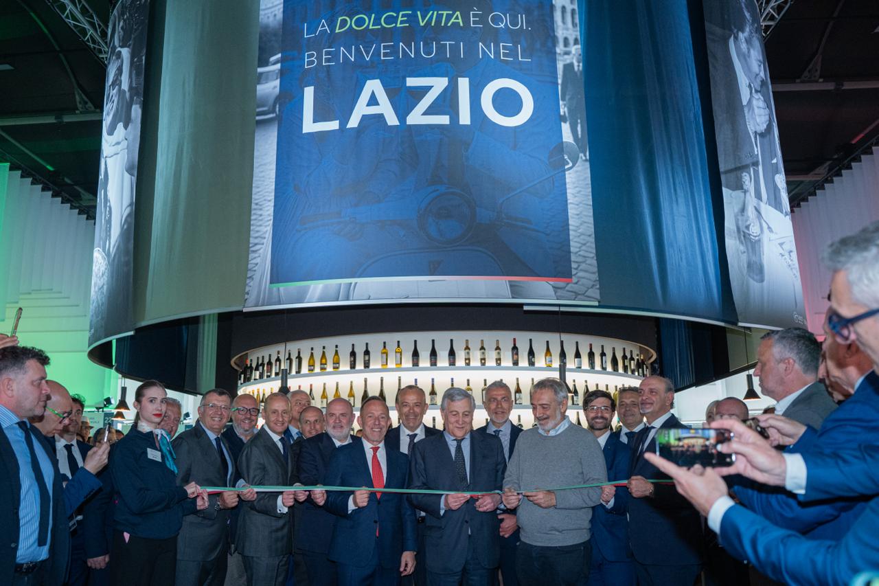 Vinitaly 2026, inaugurato il Padiglione Lazio. 61 aziende in vetrina per il vino regionale