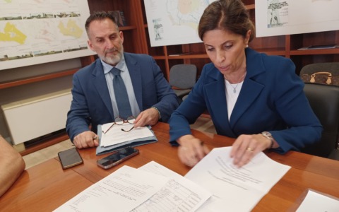 Piano da 400mila euro per la sicurezza stradale: nuova segnaletica e pannelli ad alta visibilità