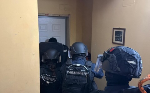 Smantellato un gruppo di trafficanti di droga, tra gli arrestati anche Massimiliano Del Vecchio. IL VIDEO