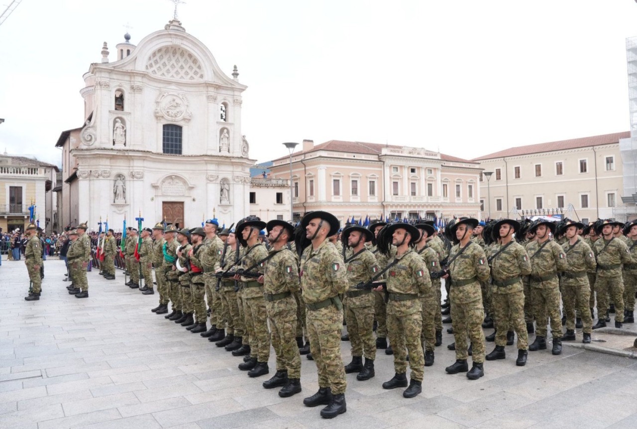 165° anniversario dell’Esercito Italiano. Croce d’Oro al Merito all’Artiglieria Controaerei di Sabaudia