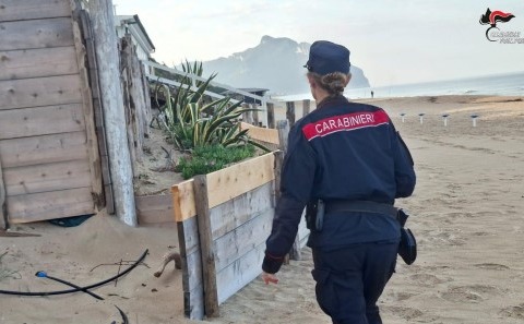 Abuso edilizio sulle dune, denunciato