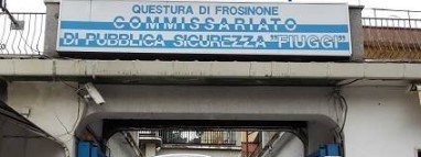 Ubriaco aggredisce i poliziotti, arrestato