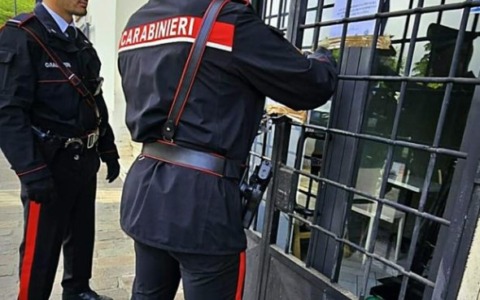 Spaccio di droga e pregiudicati, bar chiuso dal Questore per 15 giorni