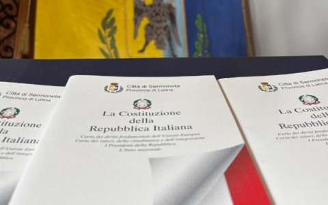 Repubblica Italiana, la cerimonia di consegna della Costituzione Italiana