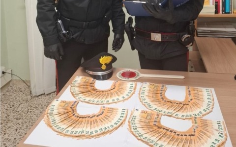 Falsi carabinieri truffano e aggrediscono due anziani, arrestato dopo inseguimento