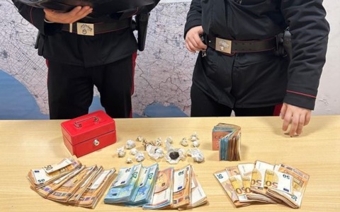 Blitz dei carabinieri al Villaggio Triste, arrestato un 22enne
