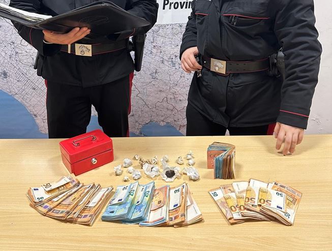 Blitz dei carabinieri al Villaggio Triste, arrestato un 22enne